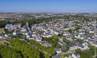 Pilote drone sur Romorantin-Lanthenay : realisation de prise de vue aerienne par drone en photo et video