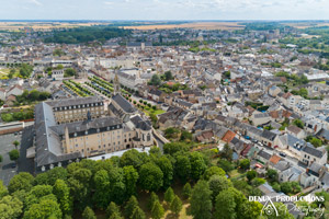 pilote drone à Issoudun : votre prestataire pour vos photos et vidéos vue du ciel